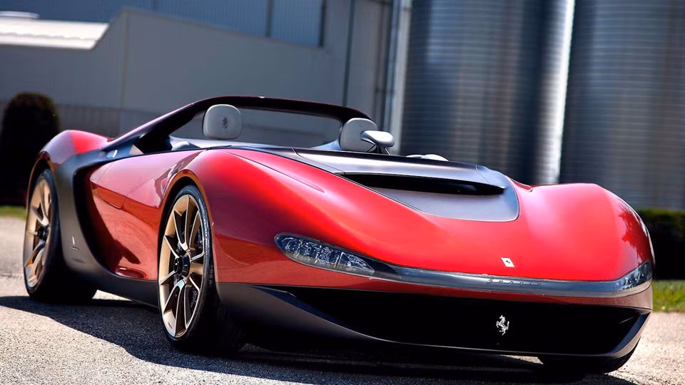 Được phát triển dựa trên nguyên mẫu Ferrari 458 Spider với sự góp sức của studio Pininfarina, siêu phẩm Ferrari Sergio ra đời nhằm kỷ niệm 60 năm hợp tác giữa Ferrari và Pininfarina. Tên của xe được đặt theo nhà sáng lập Sergio Pininfarina nhằm tôn vinh ''cha đẻ'' của hãng thiết kế danh tiếng thế giới. Chỉ có 6 chiếc Pininfarina Sergio được ra lò với mức giá 3 triệu USD. Cuối năm 2017, một chiếc Pininfarina Sergio chạy lướt được ra bán với mức giá gấp đôi - 6,1 triệu USD.