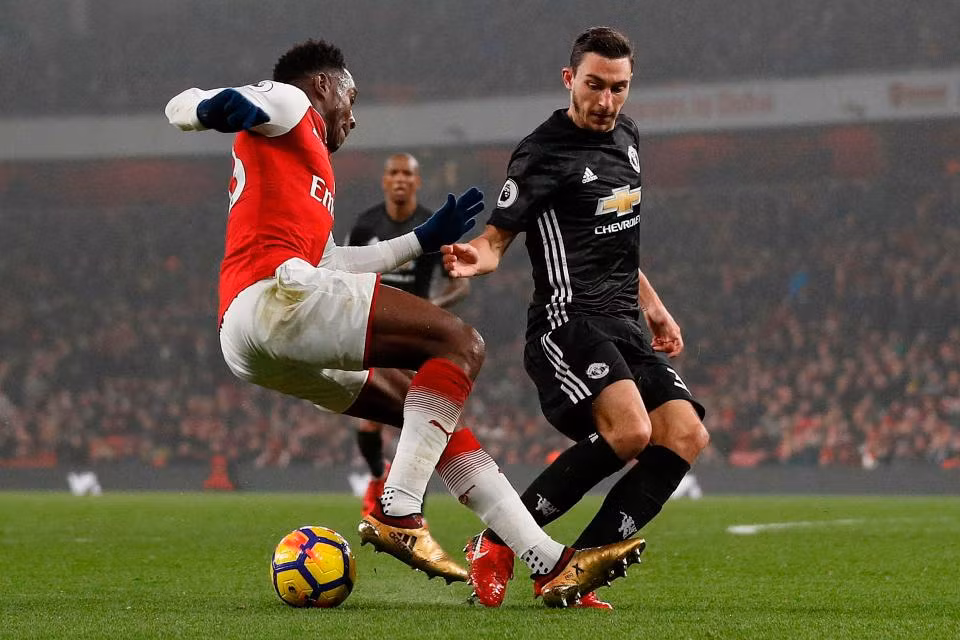 Juventus đang theo sát Darmian và muốn giải cứu hậu vệ 28 tuổi này khỏi M.U để thay cho Stephan Lichsteiner đã cao tuổi.