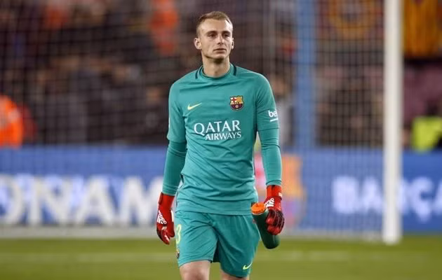 Dù không được ra sân thường xuyên nhưng thủ thành dự bị của Barcelona nhưng Jasper Cillessen vẫn trở thành mục tiêu của nhiều đội bóng.
