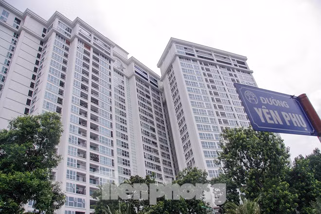 Công an thành phố Hà Nội vừa phối hợp với Cục Cảnh sát PCCC&amp;CNCH (Bộ Công an) tổ chức kiểm tra nghiệm thu về PCCC đối với công trình Tòa nhà hỗn hợp văn phòng dịch vụ, thương mại, khách sạn và căn hộ thương mại (dự án Aqua Central), số 44 Yên Phụ, quận Ba Đình.