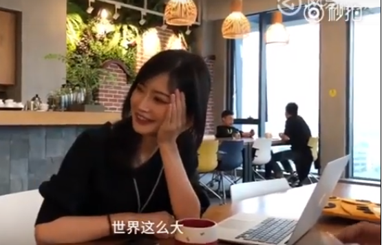 Chính vì thế, cho đến nay cô vẫn độc thân khiến gia đình vô cùng lo lắng. Mọi người từ bố mẹ, bạn bè cho đến người thân của cô đã quyết định giới thiệu đối tượng cho cô.