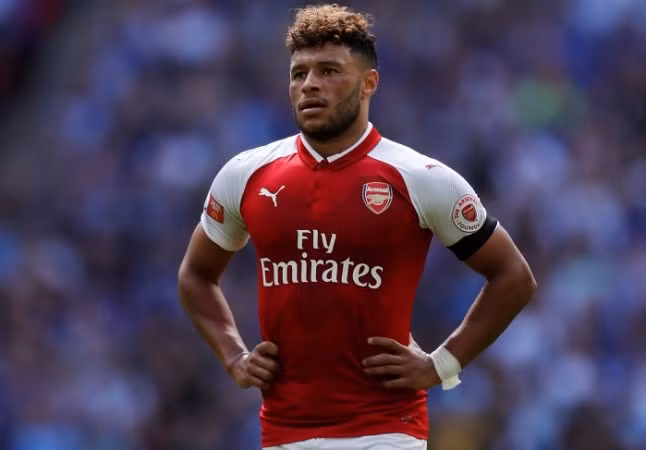 Oxlade-Chamberlain dứt tình với Arsenal: Theo thông tin mới được Sky Sport đăng tải, Oxlade-Chamberlain đã từ chối kí hợp đồng mới. Thông tin này được đưa ra sau cuộc gặp của HLV Wenger và Chamberlain vào hôm nay (25/8). Ảnh: Sky Sport