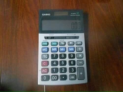 Máy tính ngày xưa cũng vô cùng sơ khai khi nó chỉ dùng để tính những phép tính đơn giản như cộng, trừ, nhân, chia và số âm.