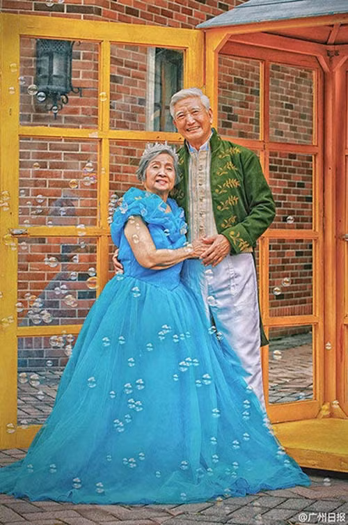 Ảnh nào của cặp đôi này cũng đẹp long lanh khiến giới trẻ phải mắt tròn mắt dẹt ngắm nhìn.