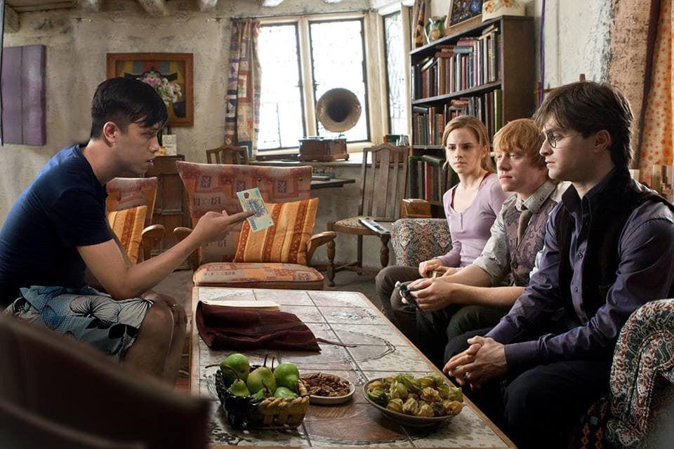 Theo tìm hiểu của CĐM, chàng trai đào hoa nhất Việt Nam này là Mai Xuân Huy (sinh năm 1989), hiện đang sống và làm việc tại thành phố Buôn Ma Thuột (Đắk Lắk).