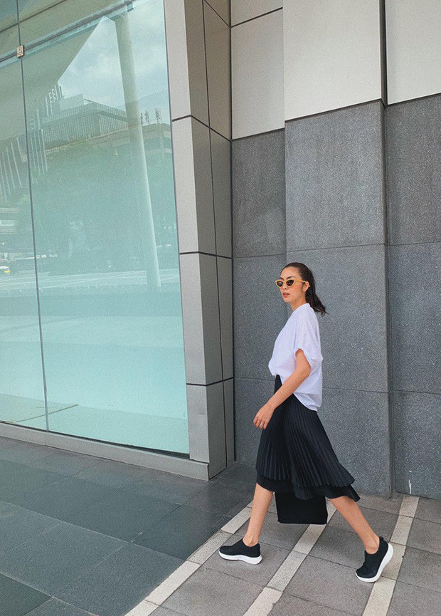 Chia sẻ trên trang cá nhân của mình, "Ngọc nữ" họ Tăng chia sẻ: "Đàn bà U40, không còn bồng bột, không còn nhõng nhẽo. Đàn bà U40, họ hiểu mình hiểu đời. Giật mình, U40 rồi đấy ư. Như cơn gió thoảng, chỉ là con số mà thôi!"