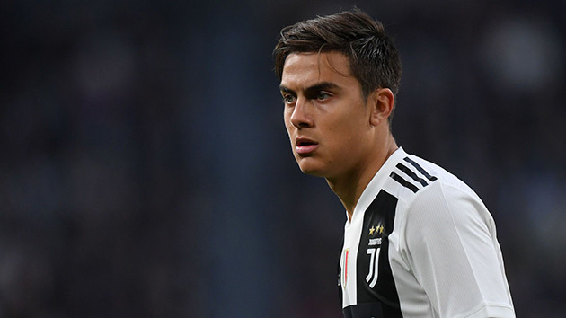 Theo Sky Sports số ra ngày 28/7 tiết lộ, Dybala sẽ cắt ngắn kỳ nghỉ hè để quay lại câu lạc bộ Juventus. Anh sẽ gặp tân HLV Maurizio Sarri qua đó có những trao đổi nhằm hiểu hơn về hệ thống chiến thuật của ông thầy.