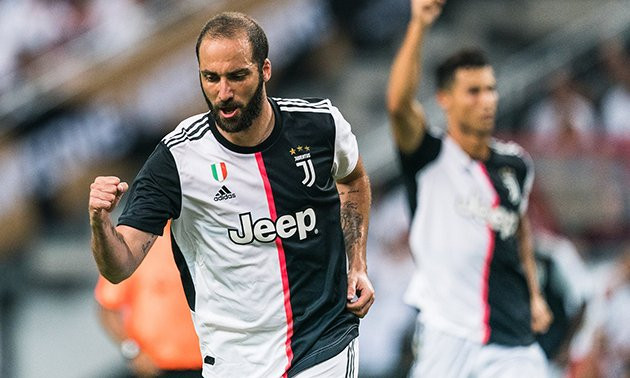 AS Roma đang làm đủ mọi cách để đem về sân Olimpico tiền đạo Higuain phòng trường hợp mất Edin Dzeko.