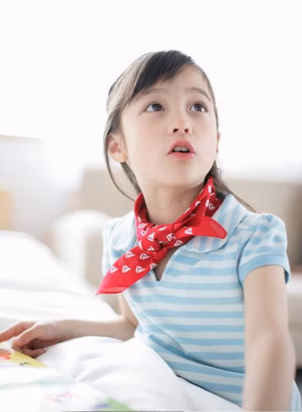 Kanna đã nổi tiếng từ tấm bé với những shot hình đẹp không tì vết. Những biểu cảm dễ thương và hợp lứa tuổi khi khoác lên mình bộ váy nữ sinh đặc trưng của xứ sở mặt trời mọc lại càng khiến thiên thần xinh đẹp này trở nên cuốn hút.