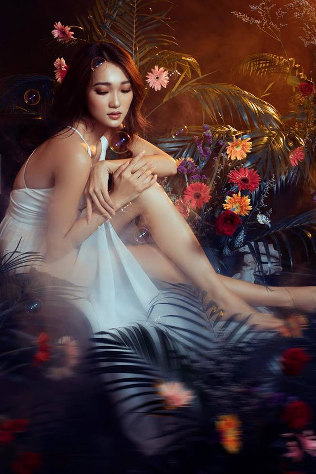 Còn với Ngọc Nữ, cô vẫn thực hiện công việc hàng ngày như người mẫu ảnh và đại diện cho công ty bất động sản của mình.