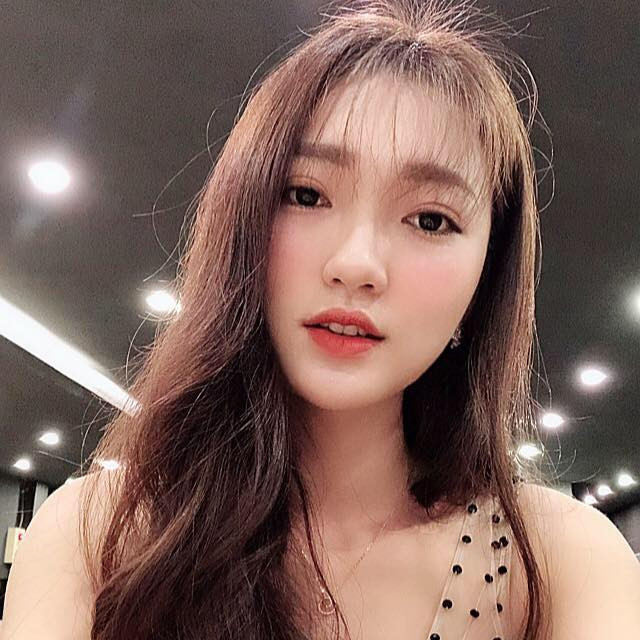 Phan Văn Đức là cầu thủ đội tuyển Việt Nam trưởng thành rõ rệt qua từng giải đấu. Bằng lối chơi máu lửa và nhiệt huyết, tiền vệ sinh năm 1996, thuộc biên chế SLNA liên tục ghi điểm trong mắt HLV Park Hang-seo.