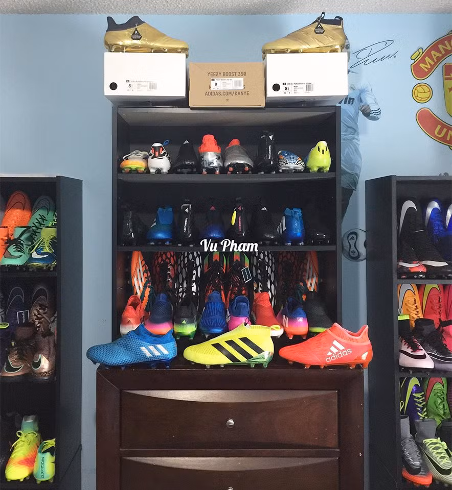 Nhưng theo các anh chàng thì hội chị em mua nhiều cũng được, tùy theo khả năng tài chính nhưng quan trọng là đã mua thì hãy sử dụng thường xuyên, chỉ đừng mang đồ về cất xó, tránh lãng phí.