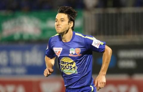 Trước khi đến với HAGL, Dzravko Dragicevic đã thi đấu nửa mùa giải tại CLB ĐTLA. Dzravko Dragicevic bị coi là bản hợp đồng hớ của HAGL. Về với HAGL, Dzravko Dragicevic bị xếp đá tiền đạo nhưng thực chất cầu thủ này đá tiền vệ tổ chức và không phát huy được những phẩm chất của mình.