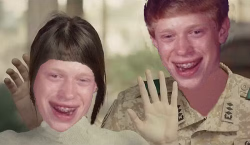 Trời sinh một cặp khi anh quân nhân cùng cô quân y có khuôn mặt khá giống nhau. Ảnh trong bài: Internet.