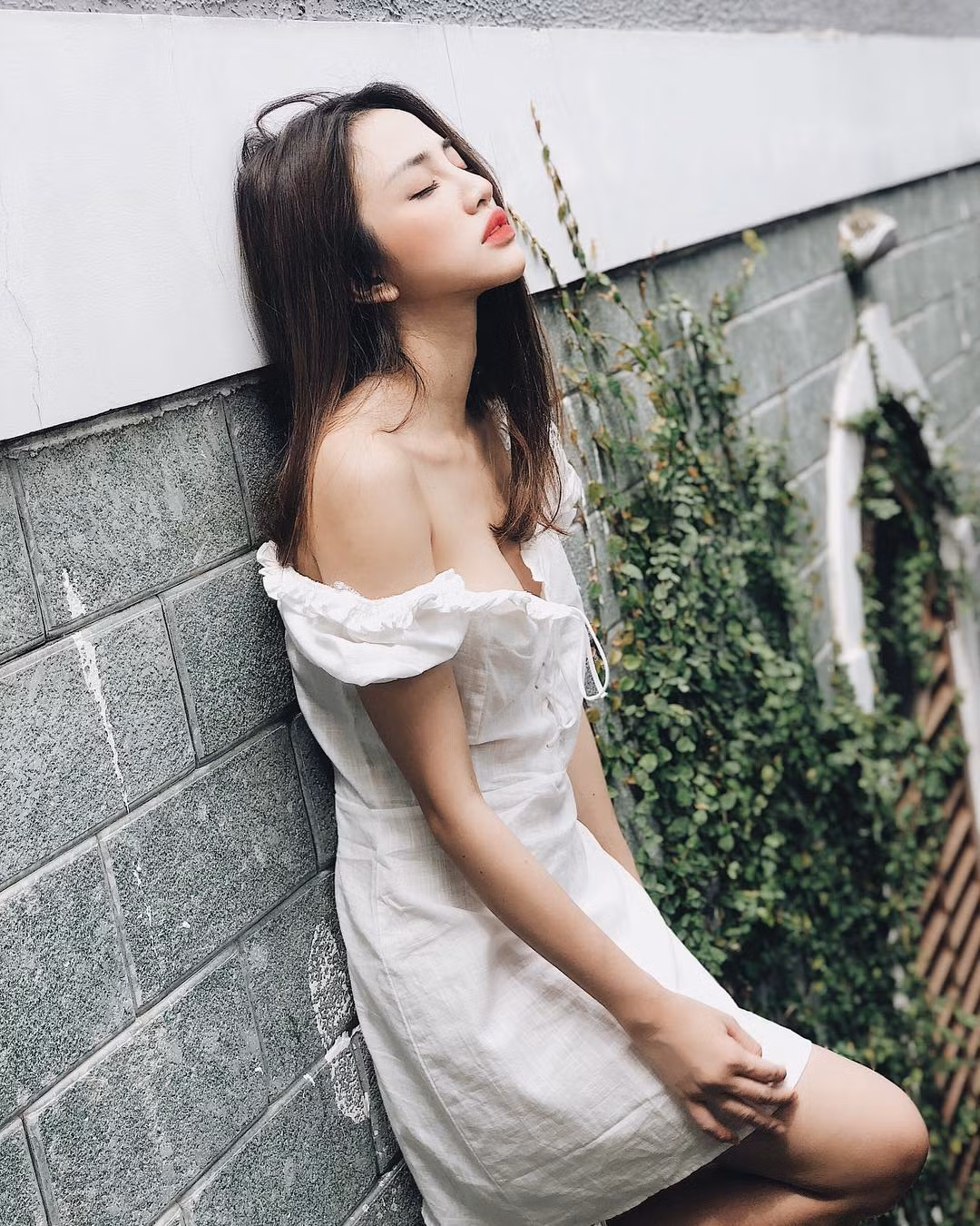 Đứng trước những bàn tán của dư luận, Thiên Nga vẫn im lặng.