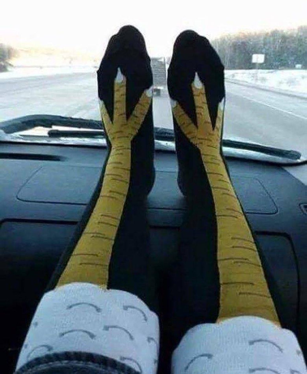 Đây là đôi tất chứ đừng tưởng nhầm đó là chân của một loại gia cầm nào đó.