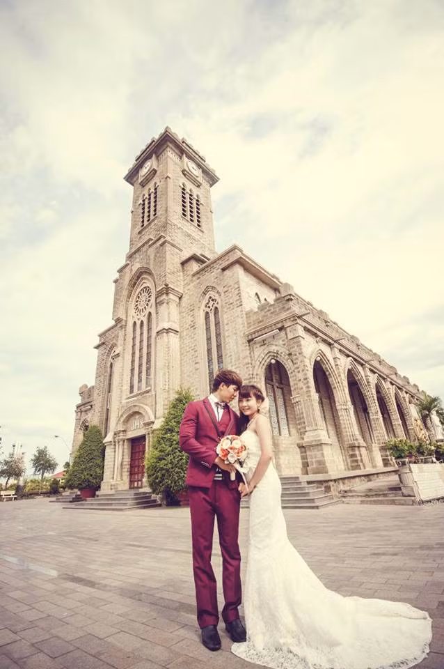 Câu chuyện tình của cặp đôi chỉ cưới mà không yêu Hoàng Đức và Khánh Linh khiến nhiều người bất ngờ vì chính cách mà cô nói chuyện với bố mẹ chồng tương lai. Ảnh: FBNV.