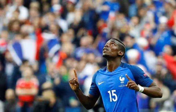 Pogba là ngôi sao được kỳ vọng sẽ tỏa sáng rực rỡ tại VCK Euro 2016. Thế nhưng, sau trận đấu tứ kết với Iceland, ngôi sao sinh năm 1993 này đã chứng tỏ anh là một phần không thể thiếu nếu như The Blues muốn lên đỉnh.