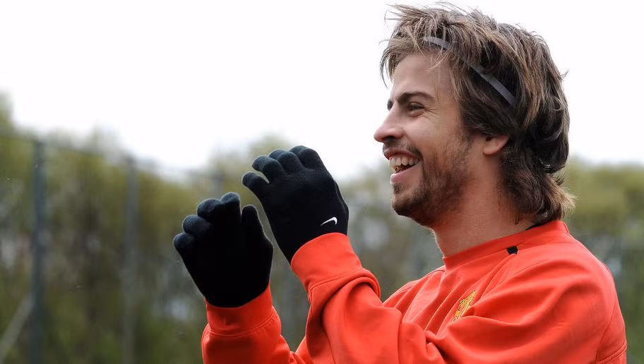 Sau khi rời khỏi Barca với mức giá miễn phí chuyển nhượng, Gerard Pique đã tỏa sáng tại Man United. Thế nhưng năm 2008, CLB xứ Catalan phải bỏ ra 5 triệu bảng để đưa "đứa con rơi" của mình về sân Nou Camp.