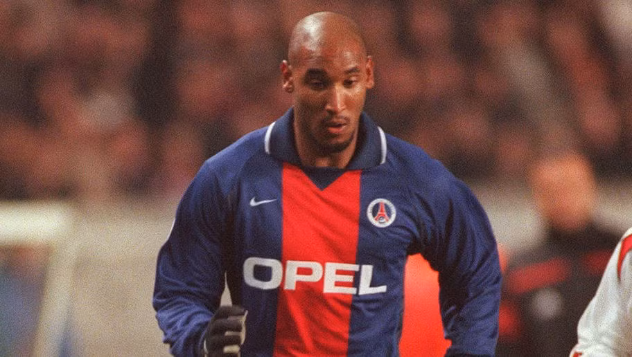 Nicolas Anelka từng bị Paris Saint-Germain bán cho Arsenal với giá 500.000 bảng. Nhưng, sau thời gian lưu lạc tại châu Âu, CLB nhà giàu nước Pháp phải bỏ ra tới 22 triệu bảng để đưa tiền đạo ngôi sao này về với quê hương.
