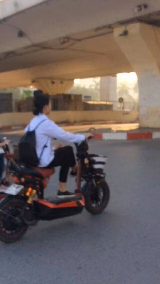 Tuy nhiên, ngay sau khi xuất hiện, những chiếc xe đạp điện bị làm xấu đi bởi những thành phần sử dụng xe thiếu ý thức và nó bị gọi là hung thần đường phố cạnh tranh trực tiếp với Ninja Lead.