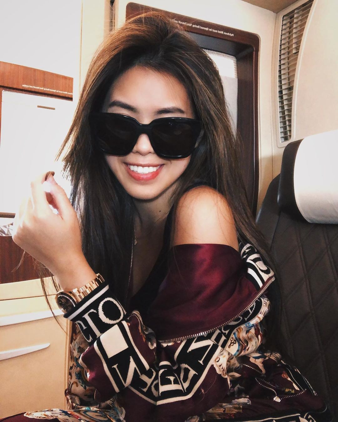 Mới đây, ái nữ sinh năm 1996 khoe những chiếc story tràn đầy niềm vui trong chuyến du lịch mùa hè.