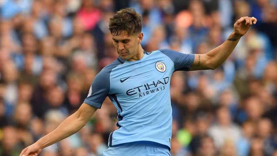 John Stones: Everton đến Manchester City Giá trị thực tế: 38,2 triệu euro, giá trị chuyển nhượng: 58,5 triệu euro