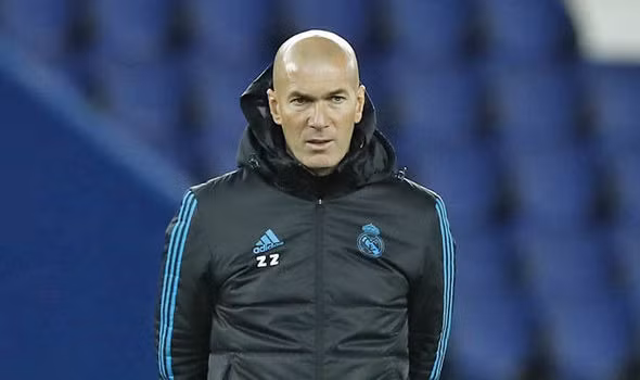 Don Balon đưa tin sốt dẻo, Zinedine Zidane đã đồng ý với Chủ tịch Florentino Perez, rời Real Madrid vào cuối mùa. Ảnh: Don Balon