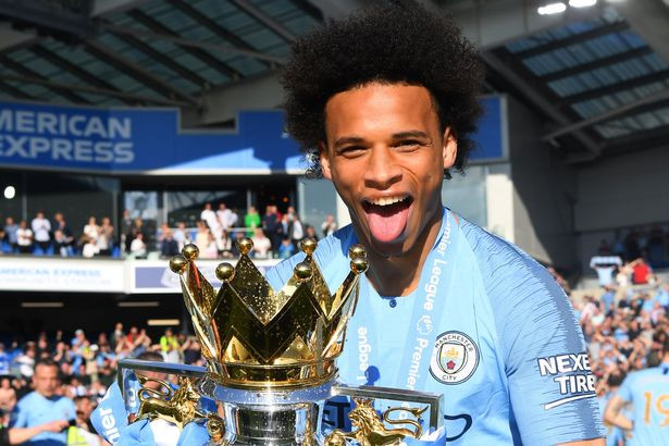 Man City muốn giữ chân Sane để duy trì sự đa dạng cho hàng tấn công, thế nhưng, Sane đã từ chối ký vào bản hợp đồng gia hạn. Lợi dụng tình hình này, phía Bayern Munich đã sớm tiếp cận "Messi tại sân Etihad".
