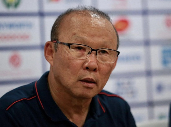 Truoc ban ket SEA Game, HLV Park Hang-seo tam su soc voi phong vien Viet Nam