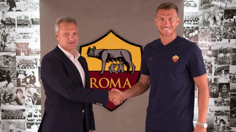 AS Roma thuyết phục Edin Dzeko đặt bút kí vào bản hợp đồng mới có thời hạn đến tháng 6/2022. Điều này đã giúp ban lãnh đạo "bầy sói" thở phào nhẹ nhõm.