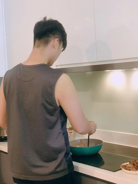 Khen chong kheo nhu Lam Khanh Chi: 