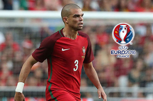 Đồng đội của Sergio Ramos tại Real Madrid là Pepe (Bồ Đào Nha) cũng lọt vào đội hình triệu like trên mạng xã hội.