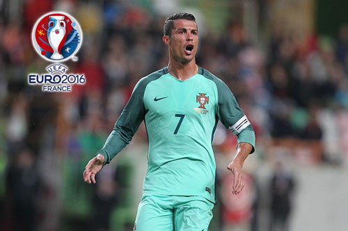Tài năng, đẹp trai, Cris Ronaldo (Bồ Đào Nha) có sức hút mạnh mẽ với các cô gái và các fan hâm mộ bóng đá không chỉ ngoài đời mà còn trên mạng xã hội. Siêu sao này có tới hơn 112,7 triệu lượt người theo dõi trên trang cá nhân của mình. Ảnh sử dụng: Euro2016.com