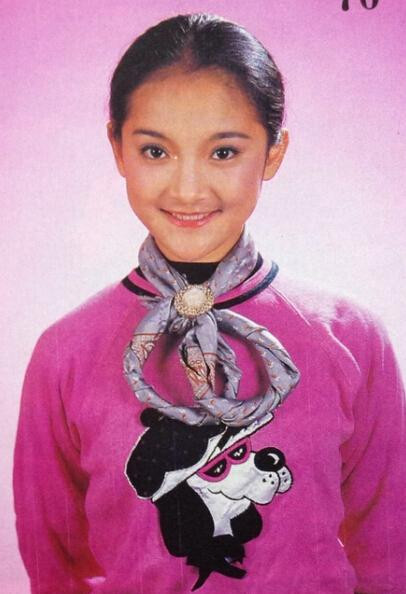 Nhờ gương mặt xinh xắn và ăn ảnh giúp Châu Tấn trở thành Nữ hoàng ảnh lịch một thời.