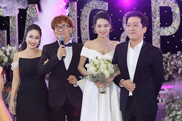 Truong Giang vui mung “ra mat” sau khi Nha Phuong lam dieu nay