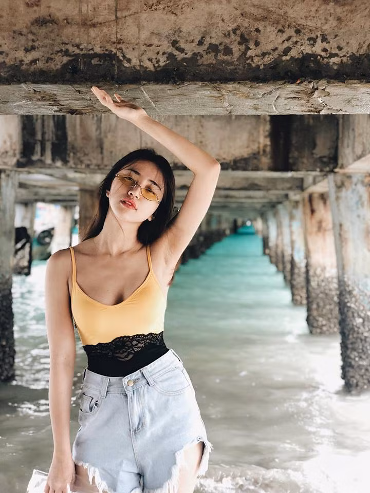 Cùng ngắm nhìn bộ ảnh của Thiên Nga The Face với những bức ảnh bị đánh giá phản cảm.