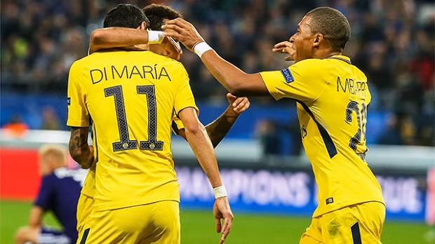 Di Maria không thể đến Barcelona: Theo tin chuyển nhượng bóng đá từ tờ Sport dẫn nguồn Radio Monte Carlo cho hay cuộc điều tra tài chính mà UEFA tiến hành trên CLB PSG là nguyên nhân khiến Di Maria không thể đến Barcelona trong mùa Hè vừa qua. Ảnh: Sport