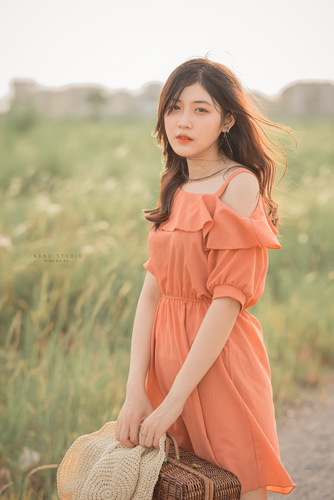 Liên hệ với Tuệ Linh, cô nàng chia sẻ rằng mình khá hạnh phúc khi được nhiều người biết đến, ủng hộ và nữ sinh 10X học viện Bưu chính Viễn thông này cũng không quên cám ơn mọi người đã chú ý.