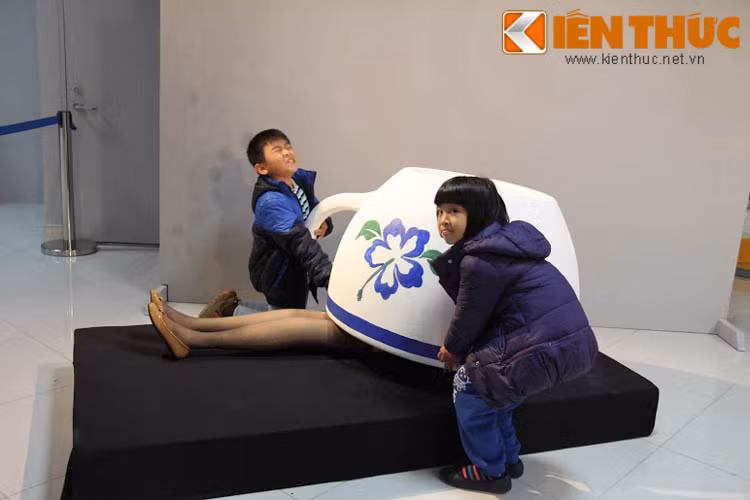 Chủ đề triển lãm tranh 3D được tổ chức Hà Nội lần này là thiên nhiên cùng động vật. Đây cũng chính là nguồn cảm hứng thú vị cho nhiều các bạn trẻ để sáng tạo ra những shot hình đầy thú vị.