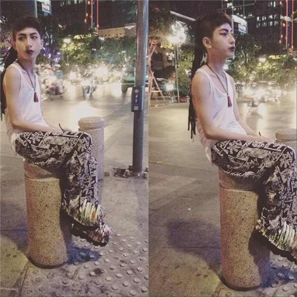 Chỉ mới theo đuổi phong cách ăn mặc quái dị này từ hơn nửa năm nay, thế nhưng người thân, bạn bè của Xuân Vinh không khỏi ngỡ ngàng khi 9X này đột nhiên thay đổi hoàn toàn cách ăn mặc