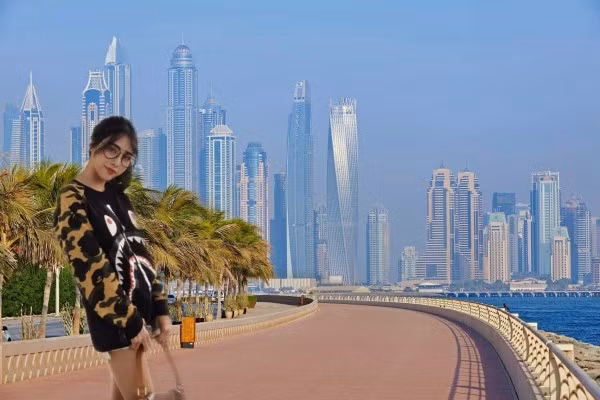 Cụ thể trong bài đăng của mình, cô gái có viết: "Nhờ ai photoshop xoá giúp em xe máy với ạ, cả đưa em lên chỗ nào sang chảnh chút thì càng tốt, tiện thể em chưa có người yêu nha, anh nào photoshop đẹp thì...."