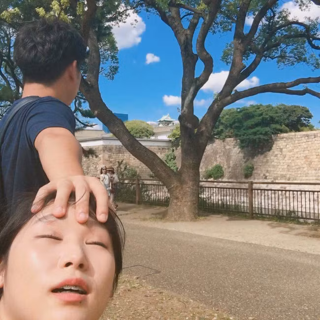 Biểu cảm hết sức phiêu của Jang Mi đã làm cho bộ ảnh Follow me của cô và bạn trai trở nên hấp dẫn người xem rất nhiều.