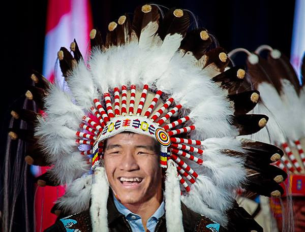 Tù trưởng Đức Chinh mới lên nắm quyền các cầu thủ đội tuyển Việt Nam.