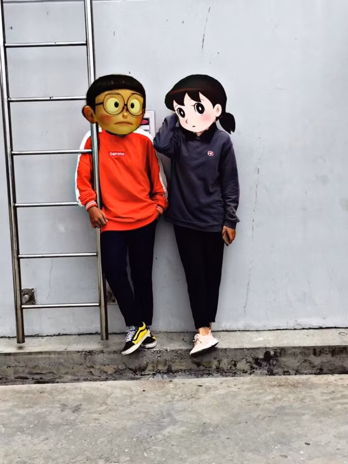 Sao bao ngày chờ đợi, cuối cùng Nobita và Xuka đã gặp nhau và họ cùng nhau khoe giày.