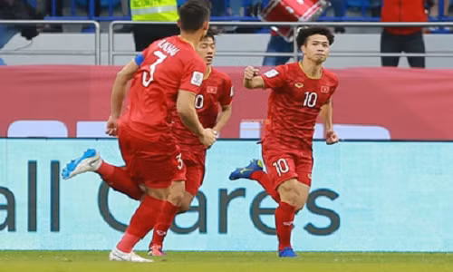 Cong Phuong lam duoc dieu ma DKVD Asian Cup cung 