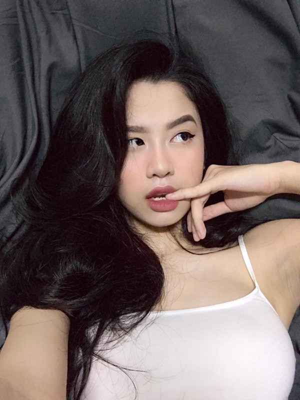 Biến hình từ cô gái ngọt ngào thành quyến rũ, nóng bỏng, Hàn Hằng đang trở thành hiện tượng trên MXH những ngày gần đây.