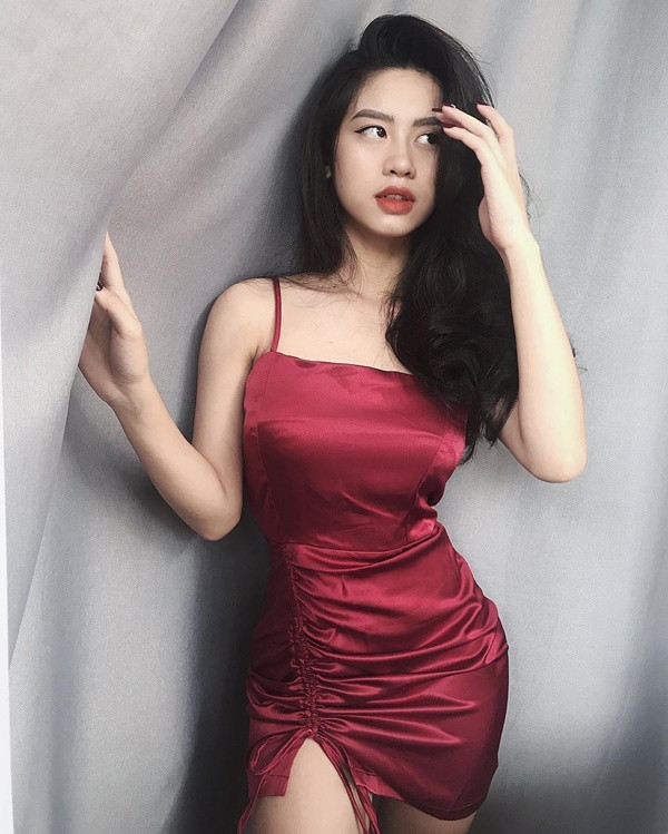 Với sức hút và ngoại hình hiện có, nhiều người cho rằng nữ sinh 19 tuổi này rất có tiềm năng nếu thực sự dấn thân vào showbiz.