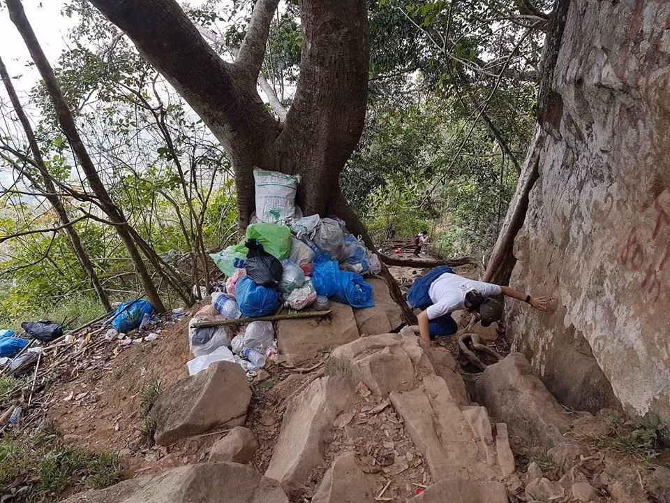 Những hình ảnh xấu xí của nhóm phượt nào đó lại làm xấu thêm hình ảnh của những phượt thủ chân chính và có ý thức trên các cung đường.