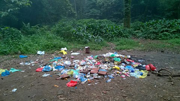 Còn nickname M.Q cho biết: "Đi để trải nghiệm, để khám phá, chứ đi mà xả rác rồi suốt ngày bị cộng đồng lên án thế này thì ở nhà đi cho người khác nhờ".